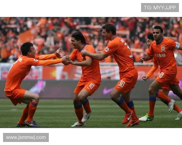 加维带领球队奋勇争先展现出色表现助力球队重返巅峰之路